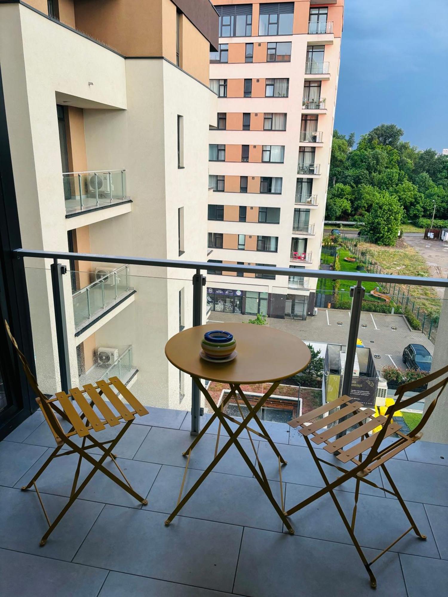 One Apartments Nordone Iulius Town Timişoara Extérieur photo